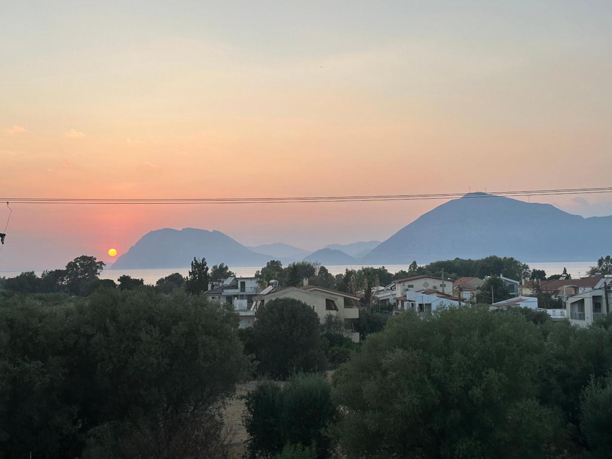 Δωματιο Με Ησυχία Και Θέα Patras Eksteriør billede